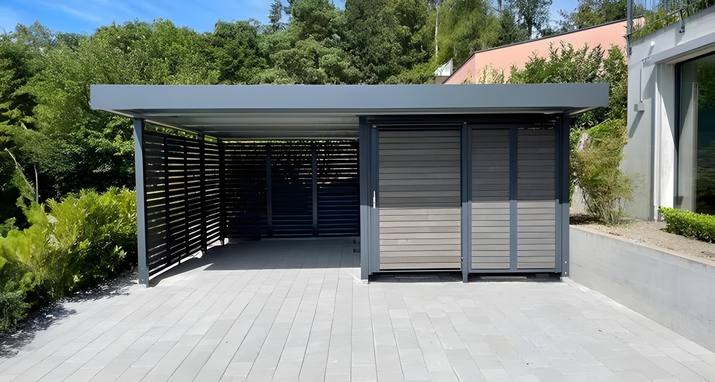 Закрытый навес с односкатной крышей из поликарбоната Односкатный автонавес из поликарбоната в стиле хай-тек для автомобиля с закрытыми боковинами